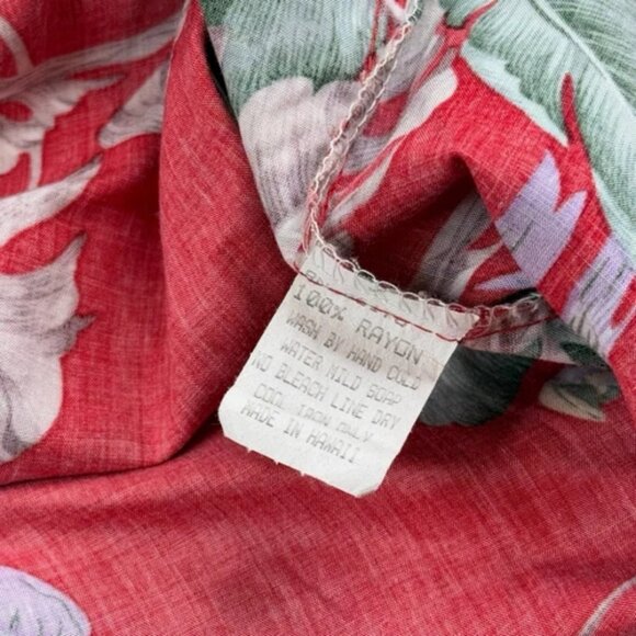 Paradise Found Shirt Men’s 2XL XXL Red Magnum PI Tropical Floral Parrot Camp - Picture 6 of 9